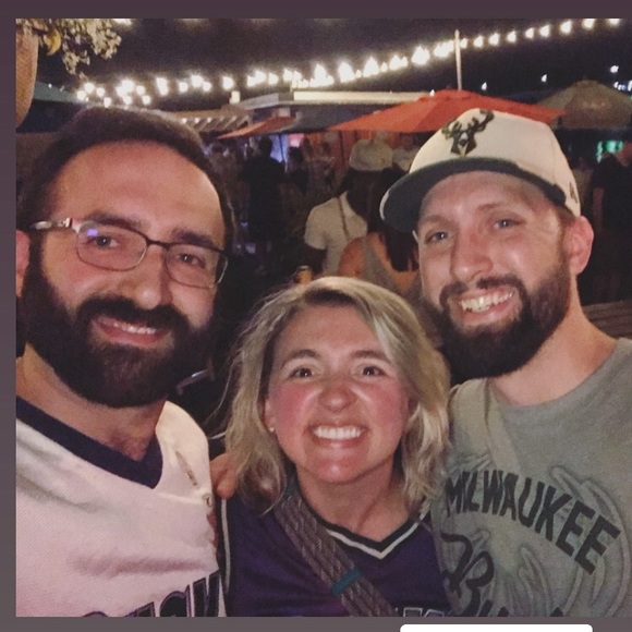 Heyyyy, I’m Alli!! ✌️ - Picture 11 of 16